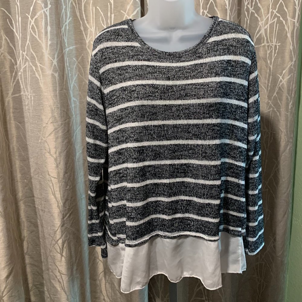 Cute Black & White Stripped Long Sleeve Sweater With Neat White Shirt Detail